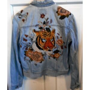 American Eagle Women Distressed Denim Trucker Jacket Embroidered Tiger Floral S
